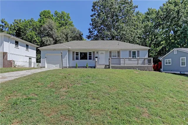 $324,900 | 8805 Grandview Street, Overland Park, KS 66212