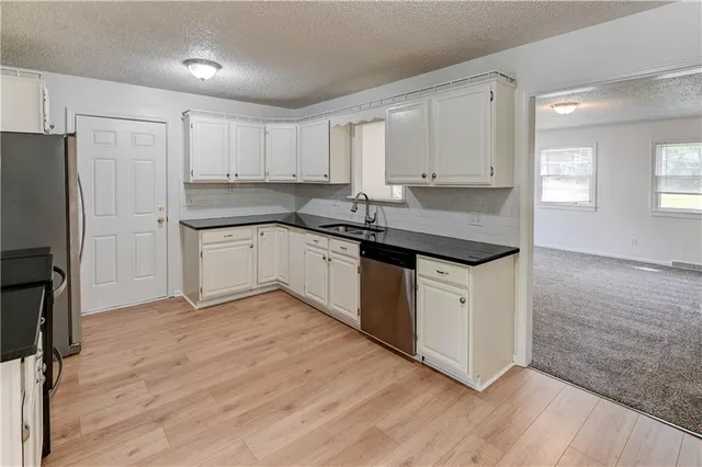 $324,900 | 8805 Grandview Street, Overland Park, KS 66212