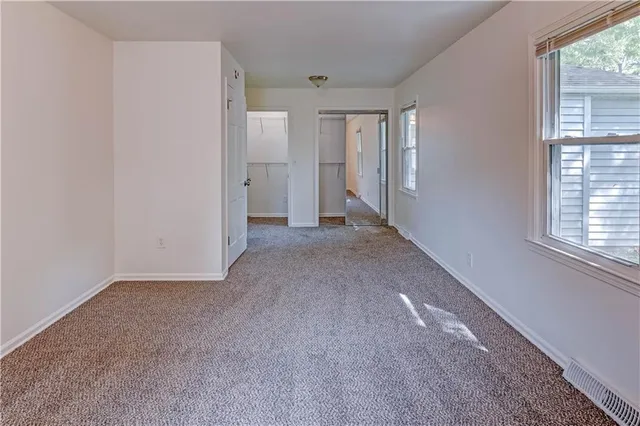 $324,900 | 8805 Grandview Street, Overland Park, KS 66212