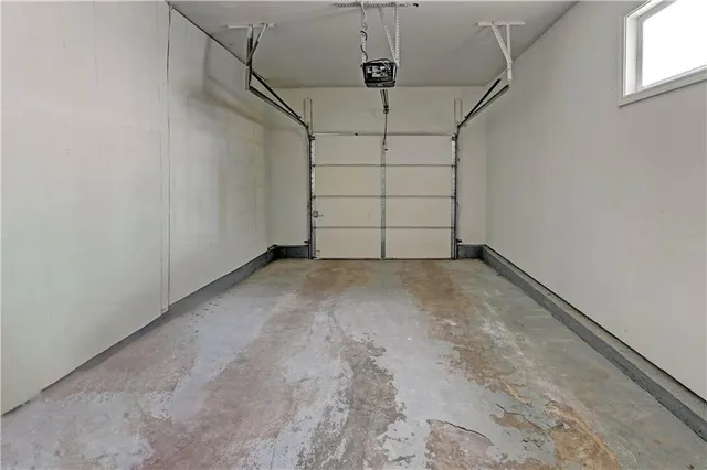 $324,900 | 8805 Grandview Street, Overland Park, KS 66212