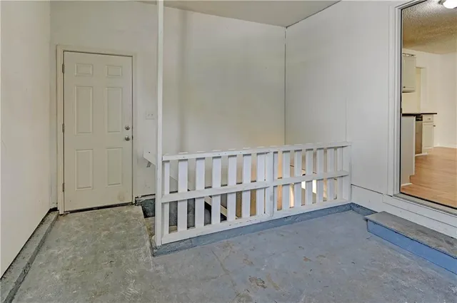 $324,900 | 8805 Grandview Street, Overland Park, KS 66212