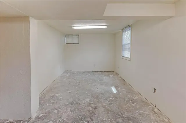 $324,900 | 8805 Grandview Street, Overland Park, KS 66212