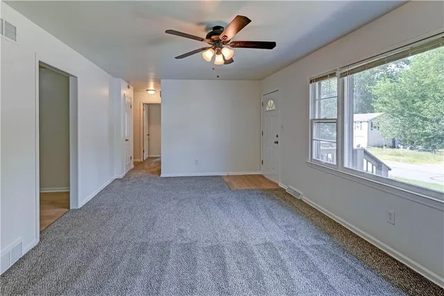 $324,900 | 8805 Grandview Street, Overland Park, KS 66212