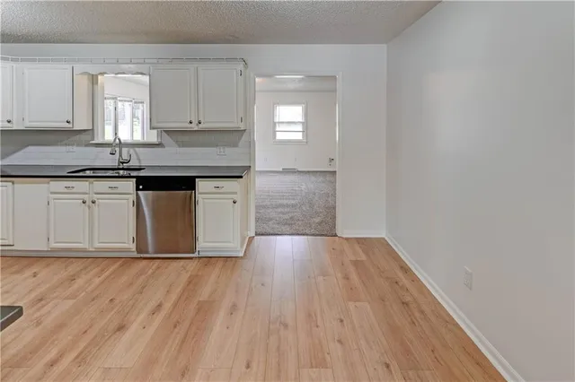 $324,900 | 8805 Grandview Street, Overland Park, KS 66212