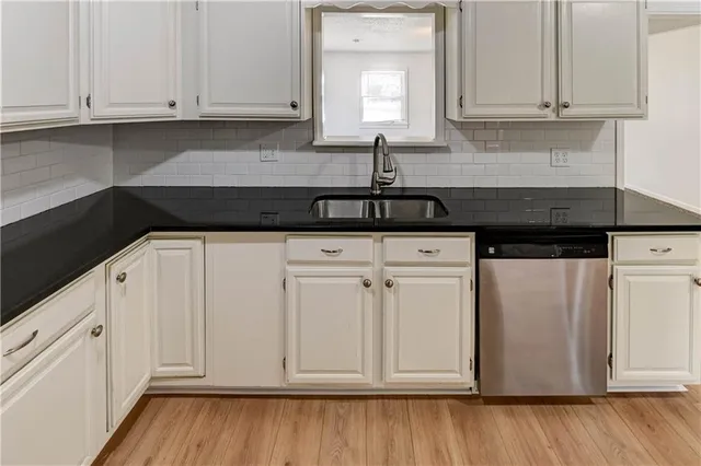 $324,900 | 8805 Grandview Street, Overland Park, KS 66212