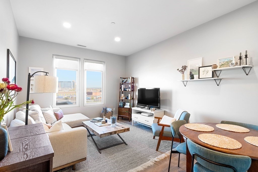 610 Rutherford Avenue, Unit 502 Boston, MA 02129 - Photo 4 of 15 Gallery Image 4