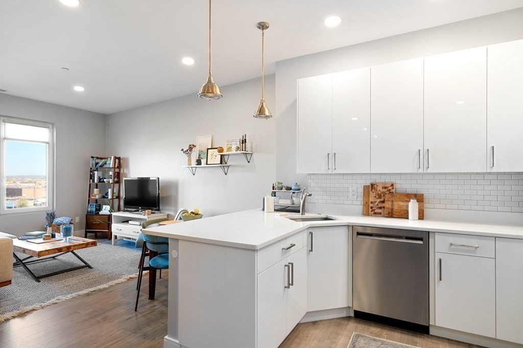610 Rutherford Avenue, Unit 502 Boston, MA 02129 - Photo 5 of 15 Gallery Image 5