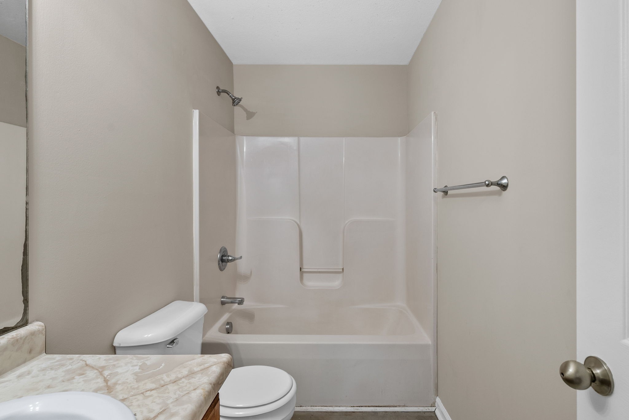 295 Raleigh Drive, Unit D Clarksville, TN 37043 - Photo 17 of 20