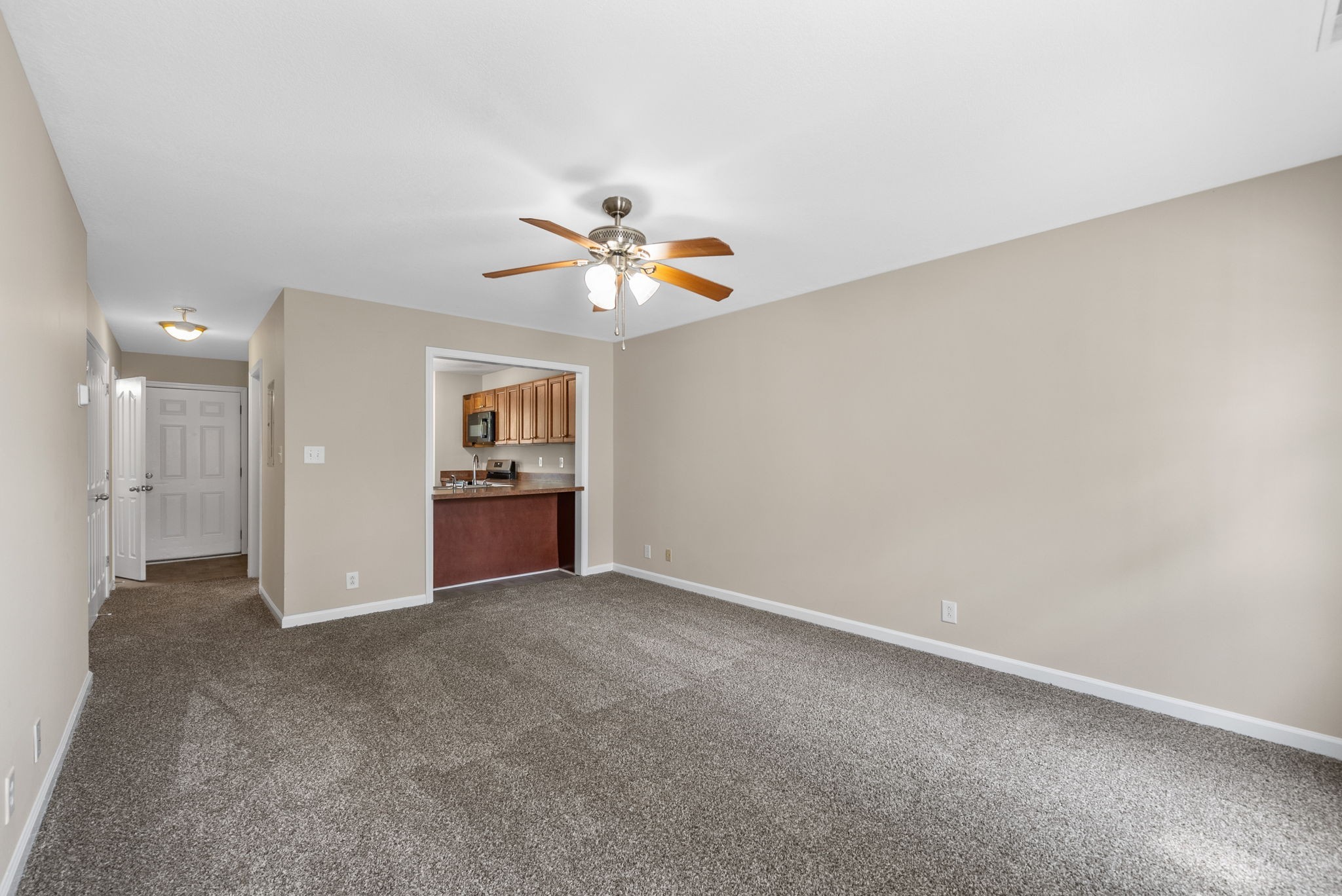 295 Raleigh Drive, Unit D Clarksville, TN 37043 - Photo 5 of 20