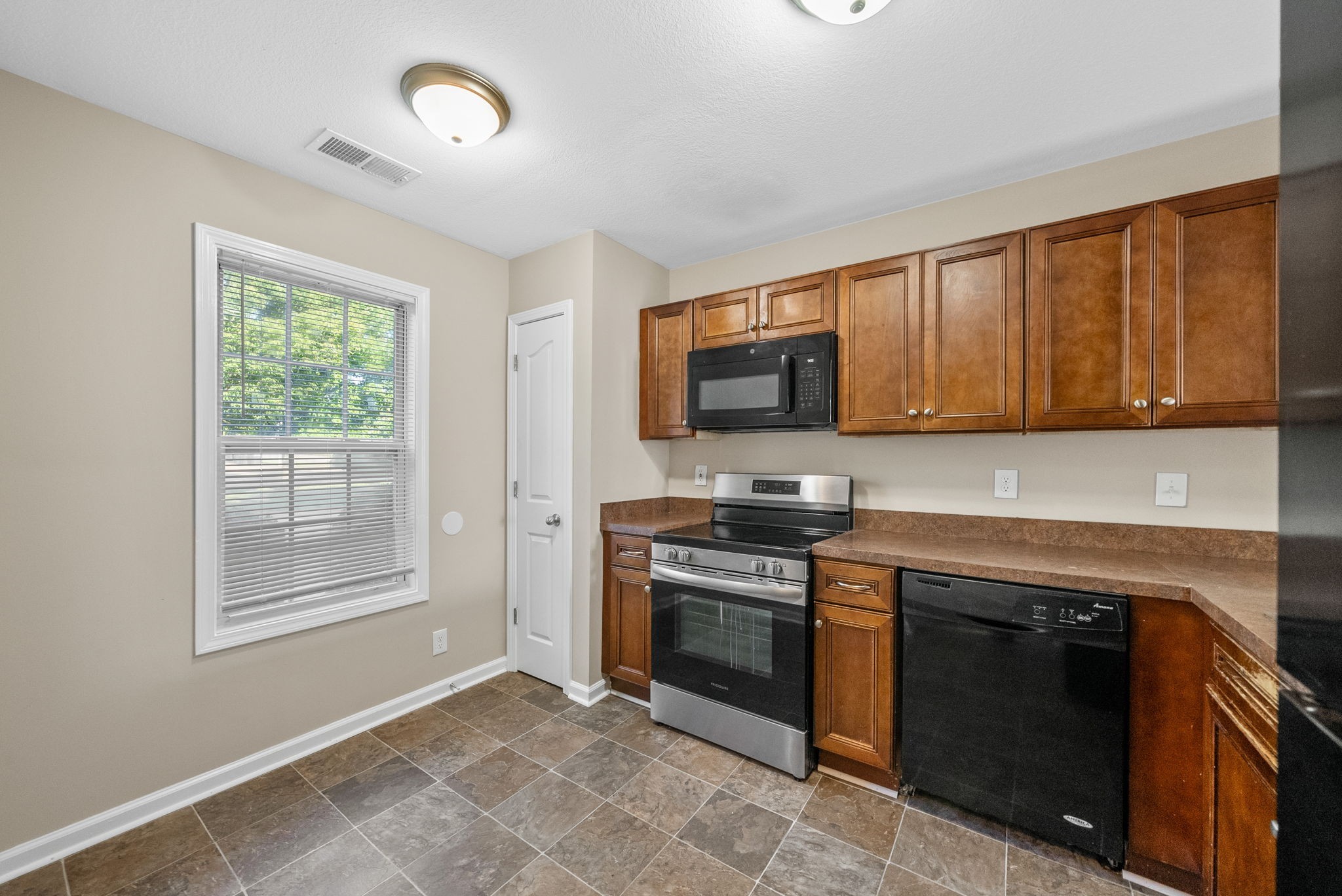 295 Raleigh Drive, Unit D Clarksville, TN 37043 - Photo 8 of 20