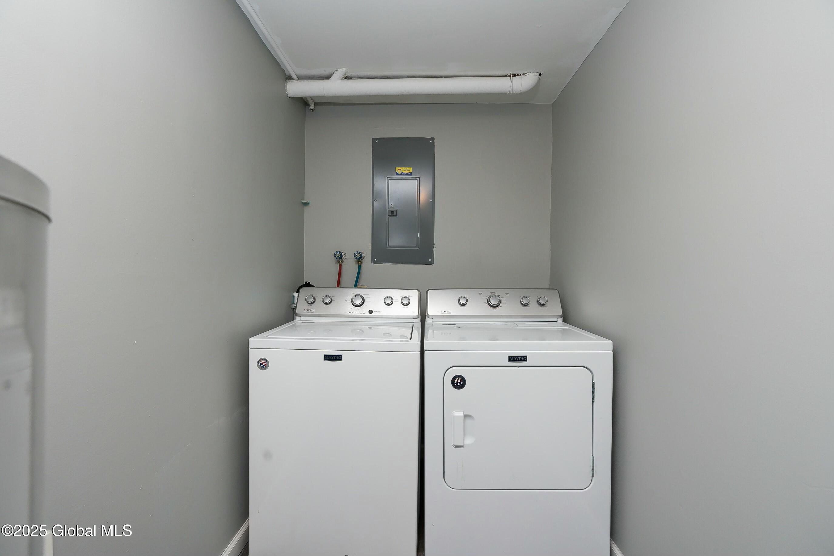 53 Delafield Drive Colonie, NY 12205 - Photo 12 of 60 tempImagef8Nzyu