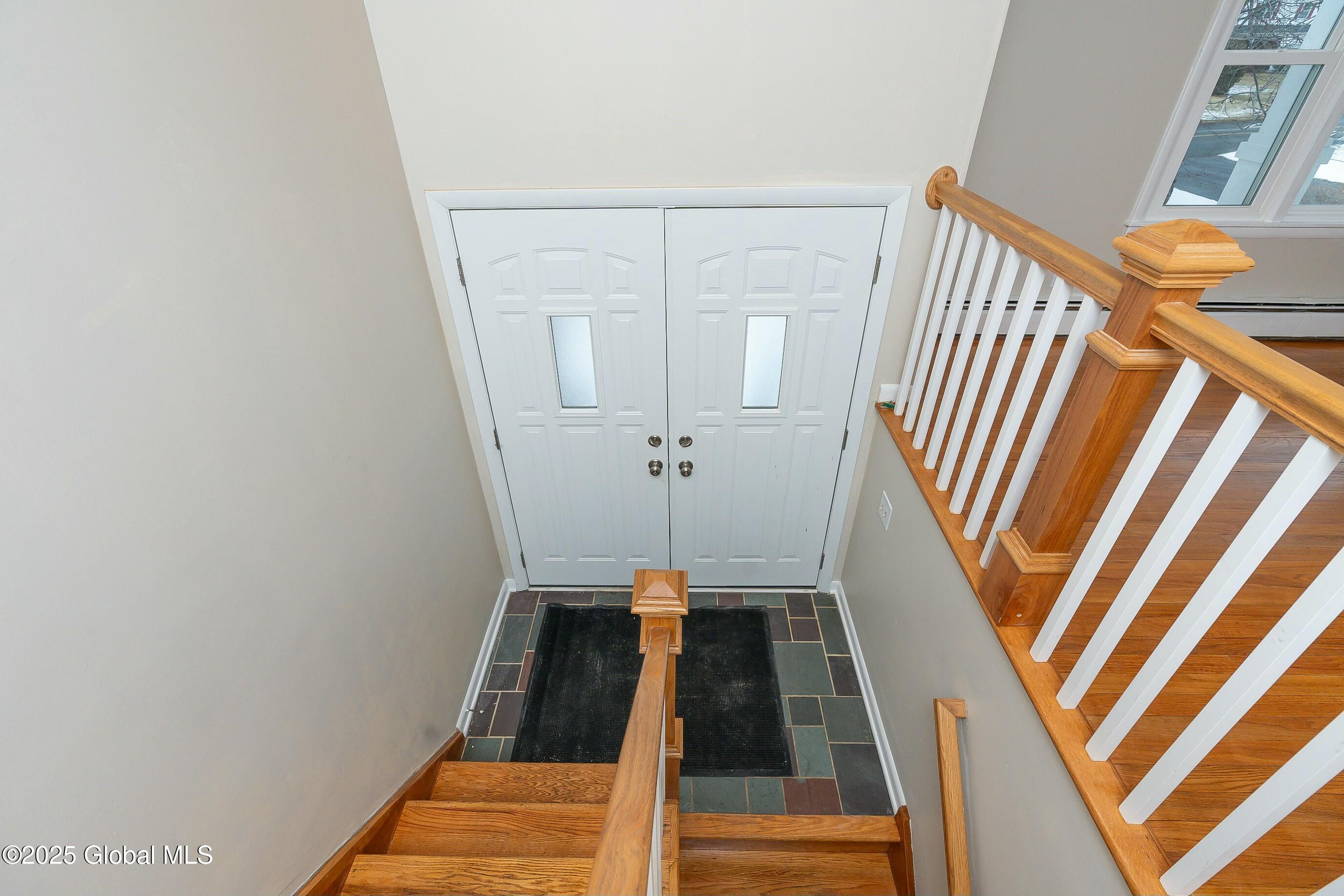 53 Delafield Drive Colonie, NY 12205 - Photo 18 of 60 tempImageqNlcAG