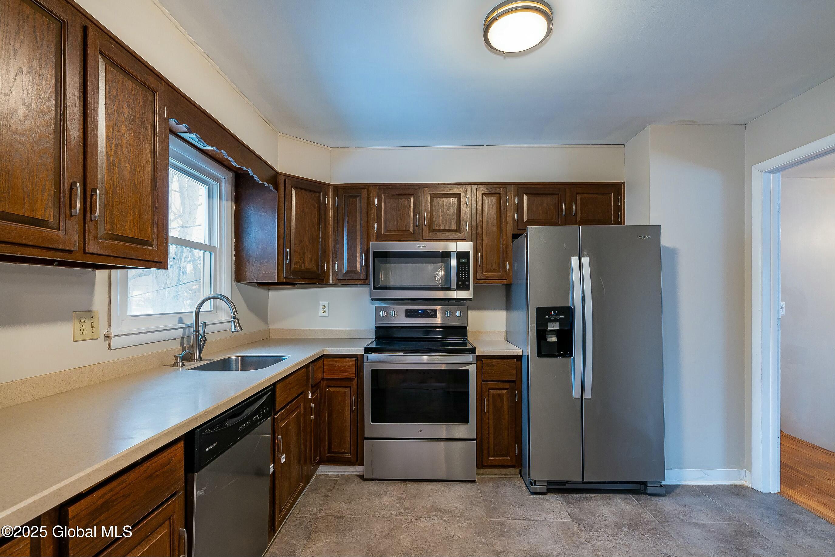 53 Delafield Drive Colonie, NY 12205 - Photo 28 of 60 tempImageobi59A