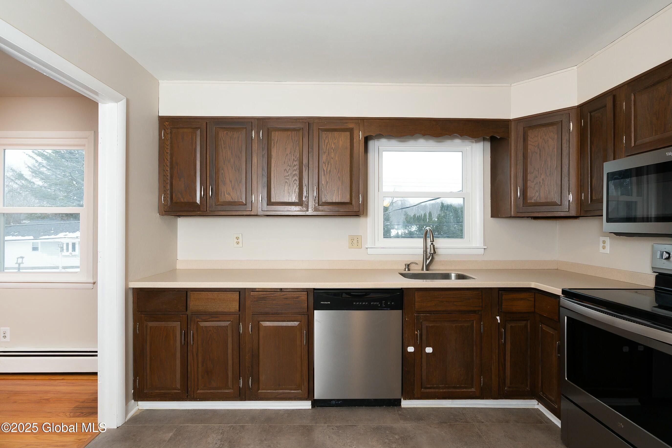 53 Delafield Drive Colonie, NY 12205 - Photo 29 of 60 tempImageuP1kDR