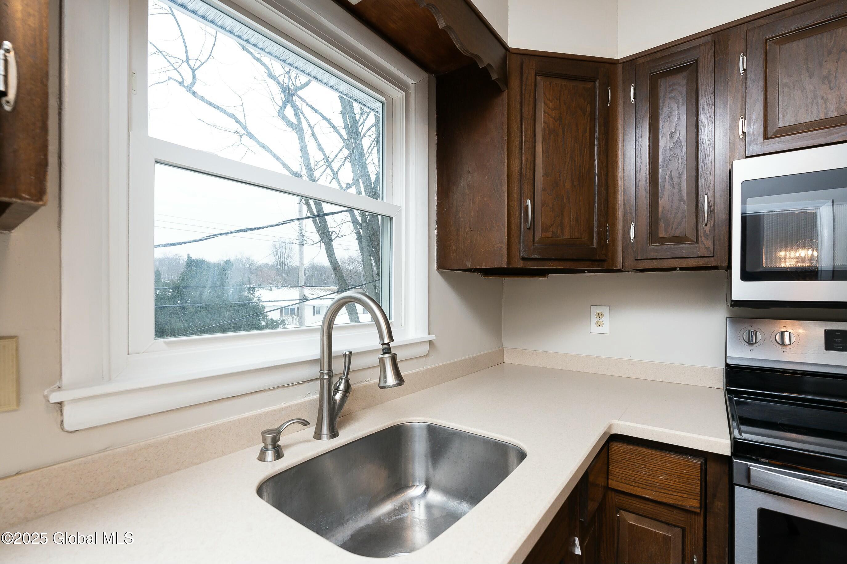 53 Delafield Drive Colonie, NY 12205 - Photo 30 of 60 tempImaget385vX