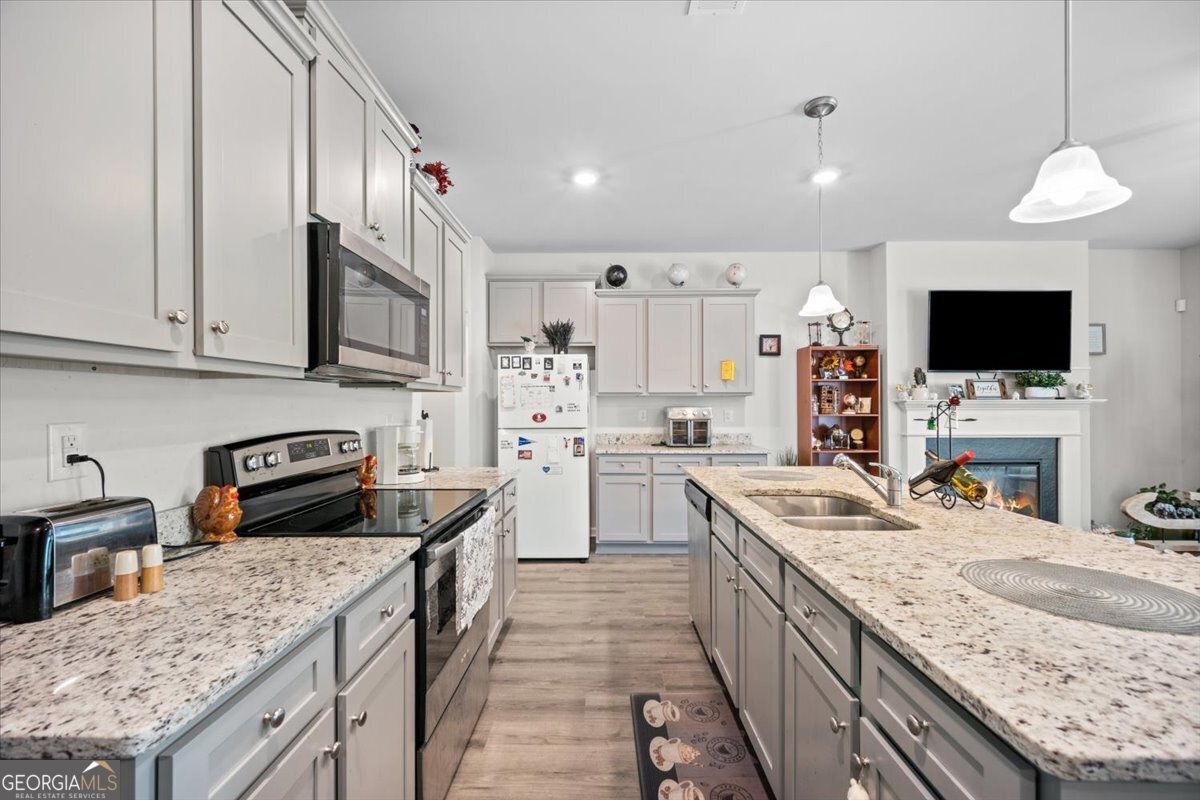 7503 Knoll Hollow Road Lithonia, GA 30058 - Photo 6 of 34