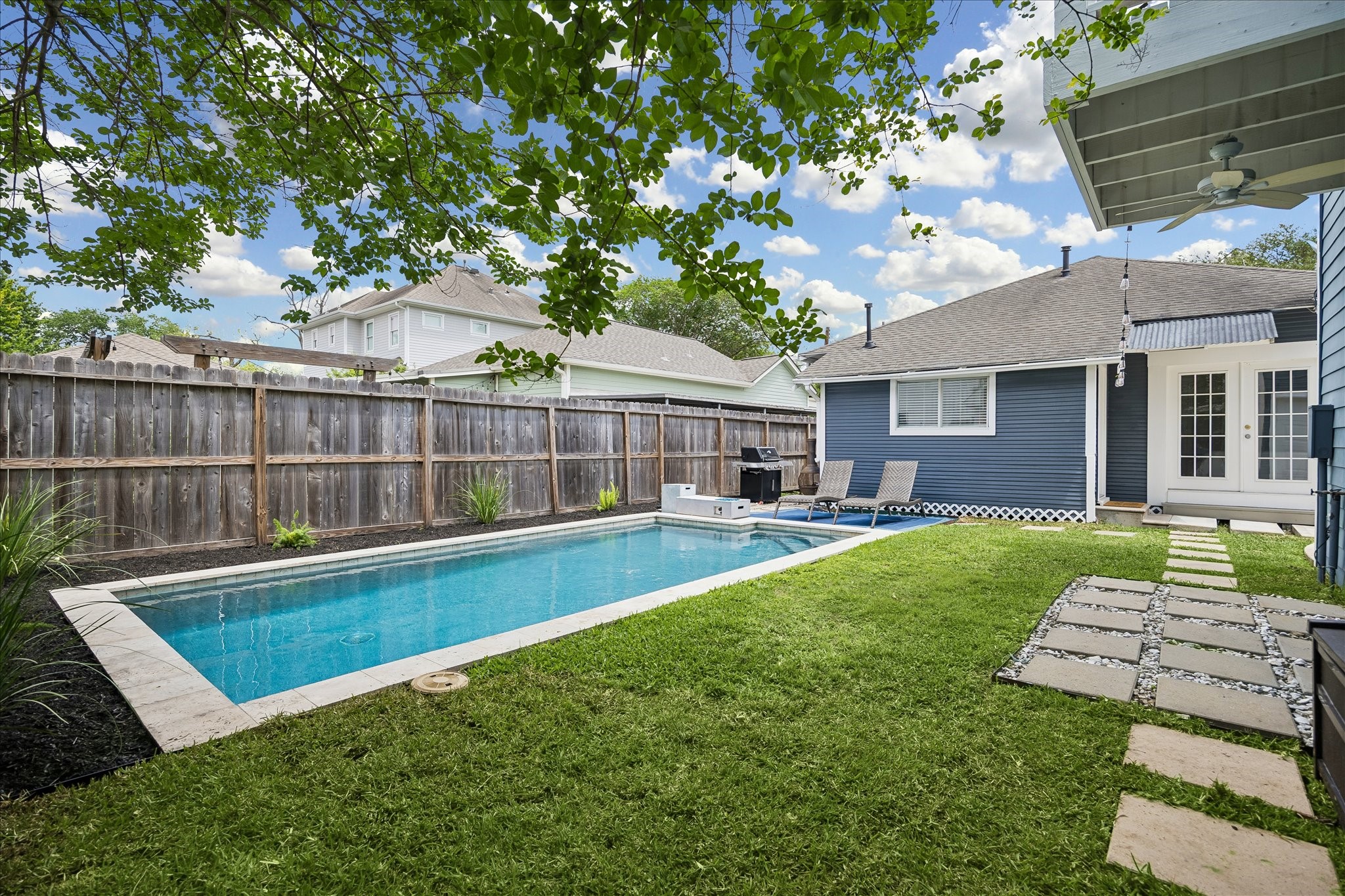 2231 Singleton Street Houston, TX 77008 - Photo 18 of 28
