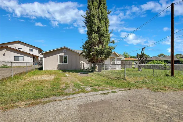 $299,900 | 1613 9th Avenue, Olivehurst, CA 95961