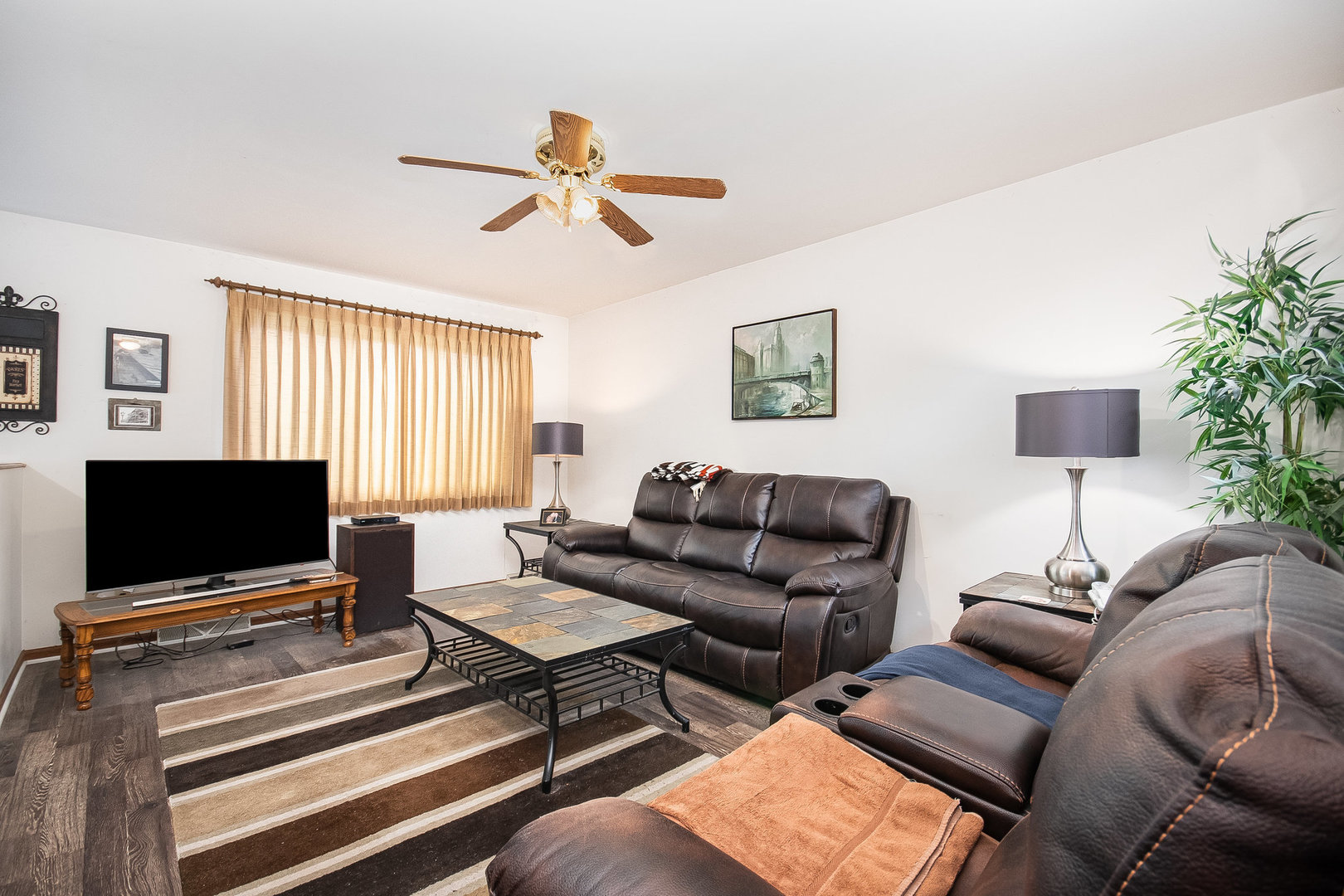 2501 Red Oak Trail Crest Hill, IL 60403 - Photo 2 of 15