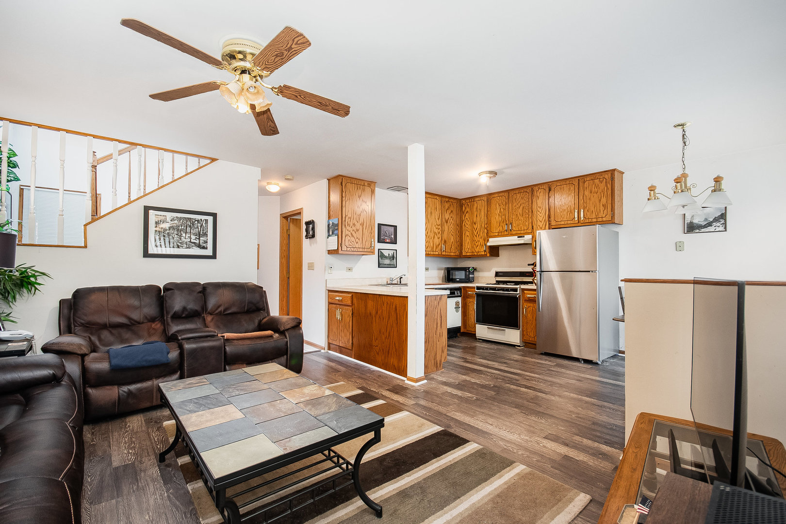 2501 Red Oak Trail Crest Hill, IL 60403 - Photo 3 of 15