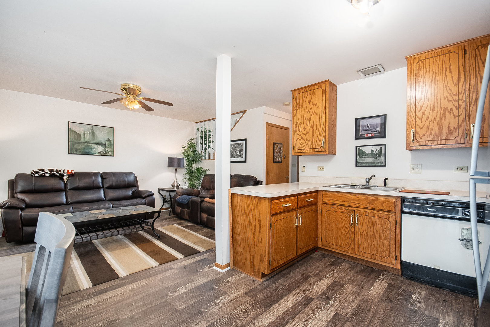 2501 Red Oak Trail Crest Hill, IL 60403 - Photo 4 of 15