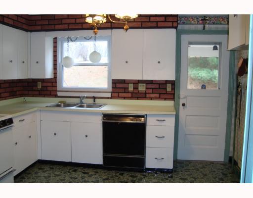 458 Miller Road West Mifflin, PA 15122 - Photo 6 of 17 Kitchen.