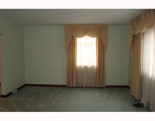 458 Miller Road West Mifflin, PA 15122 - Photo 8 of 17 Living Room.