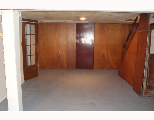 458 Miller Road West Mifflin, PA 15122 - Photo 9 of 17 Den/Family/Great Room.