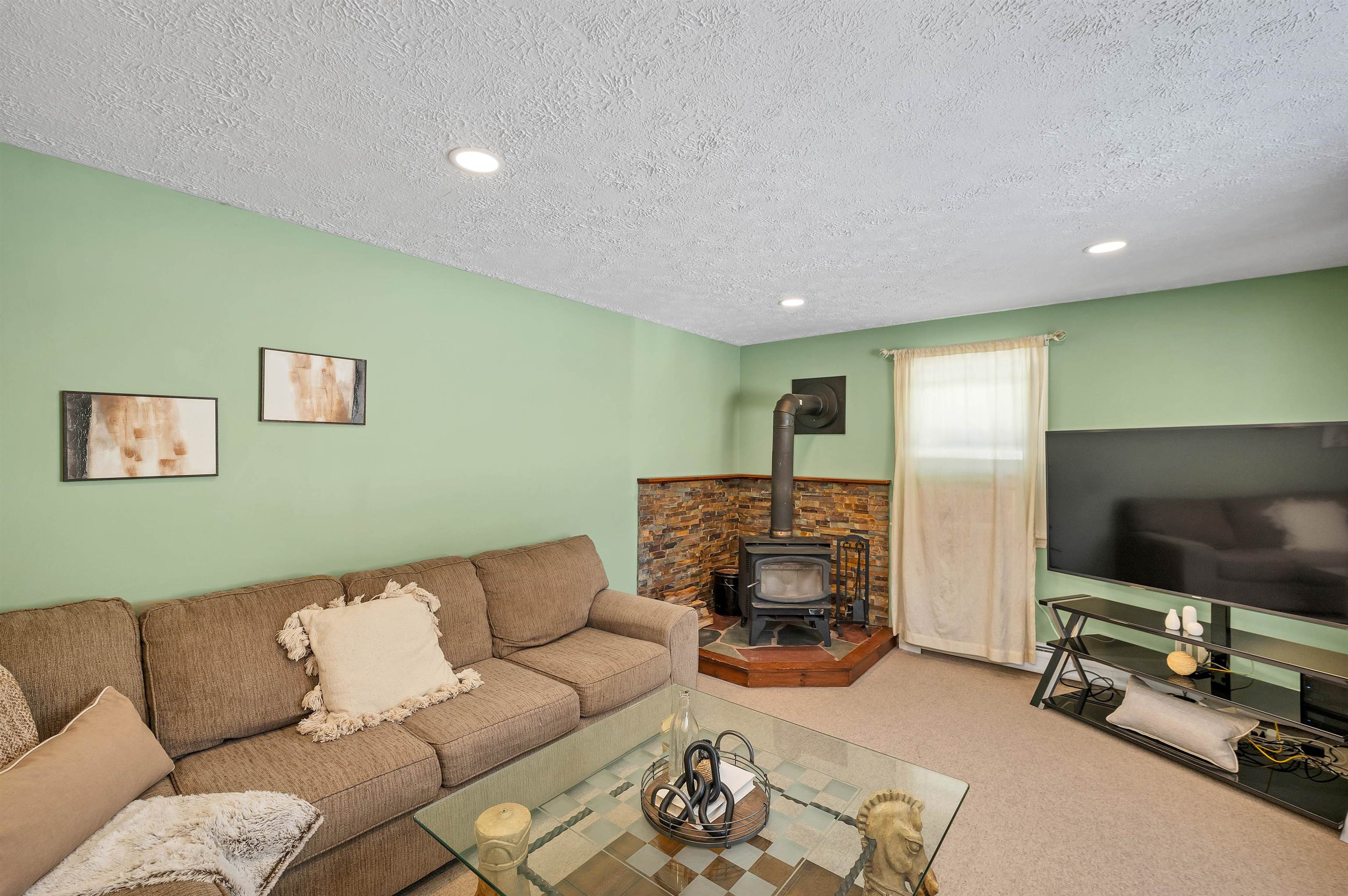 118 Douglas Drive Candia, NH 03034 - Photo 13 of 43