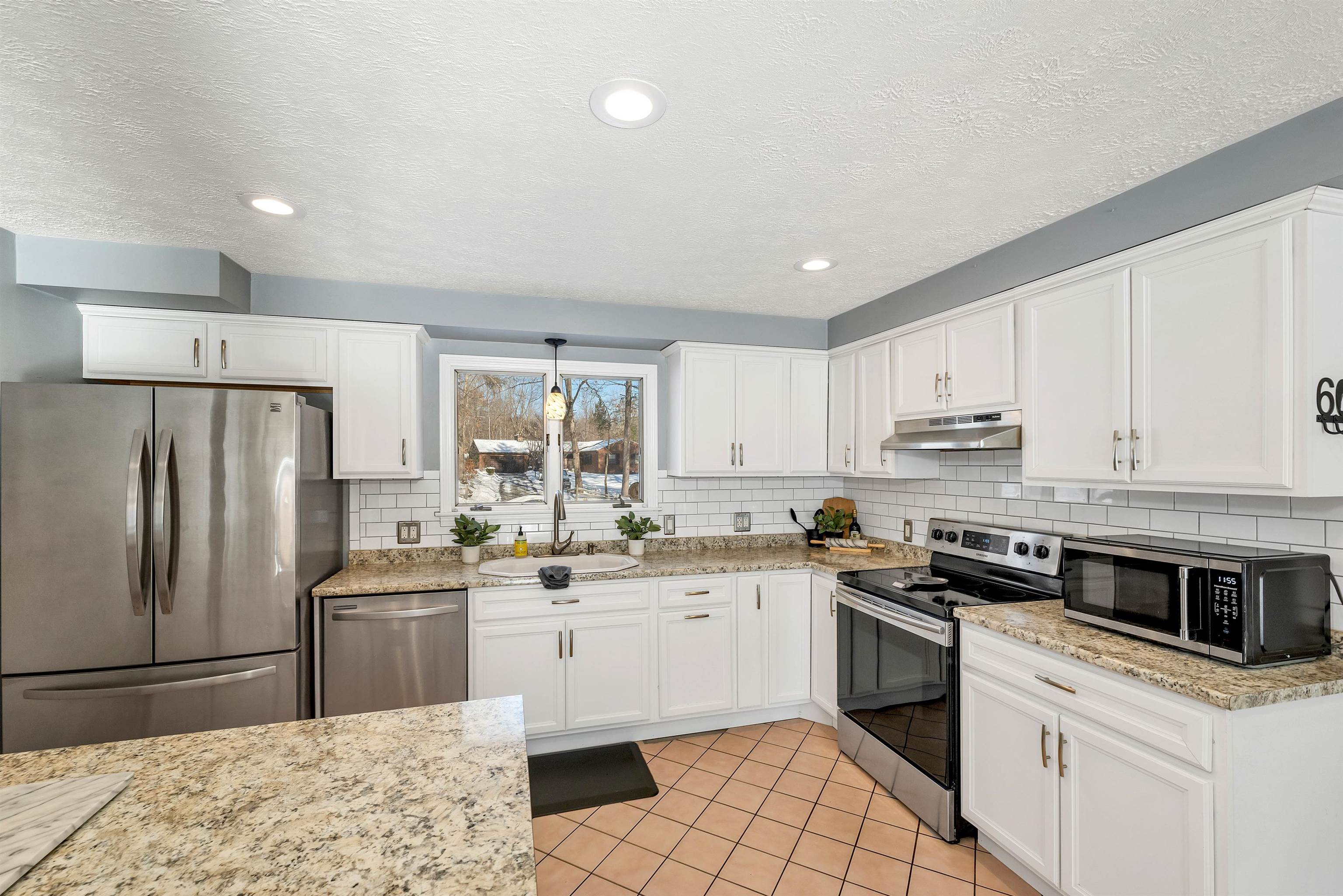 118 Douglas Drive Candia, NH 03034 - Photo 2 of 43