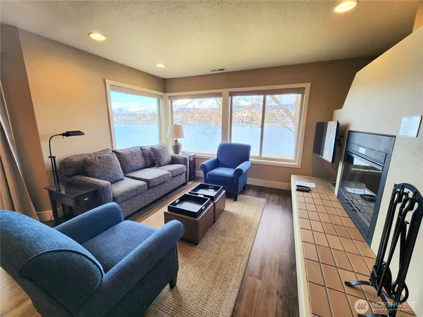 $1,250 | 1 Beach 585-f Manson Wa 98831, Manson, WA 98831