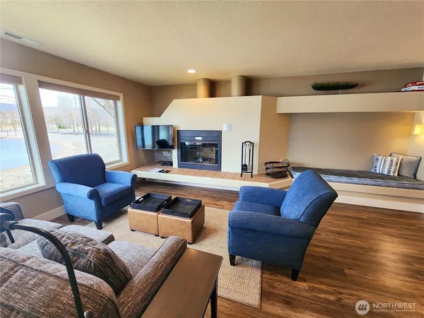 $1,250 | 1 Beach 585-f Manson Wa 98831, Manson, WA 98831