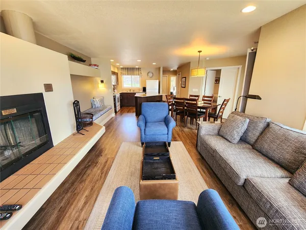 $1,250 | 1 Beach 585-f Manson Wa 98831, Manson, WA 98831