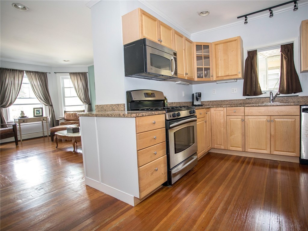 35 Exeter Street, Unit 2 Providence, RI 02906 - Photo 4 of 10 Kitchen