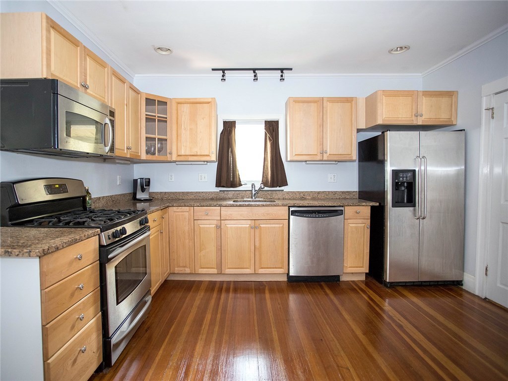 35 Exeter Street, Unit 2 Providence, RI 02906 - Photo 5 of 10 Kitchen
