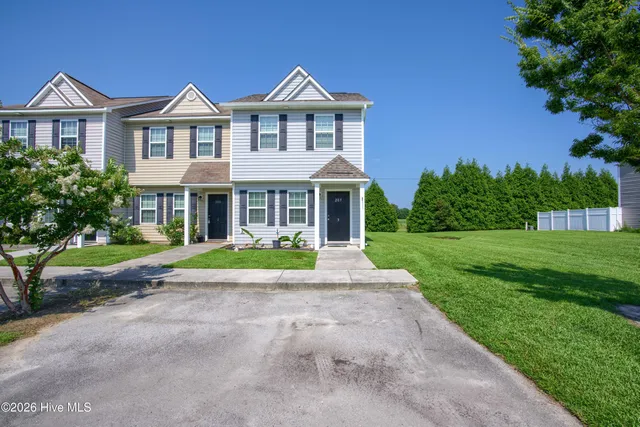 $1,250 | 205 Lanieve Court, Unit 3, Hubert, NC 28539