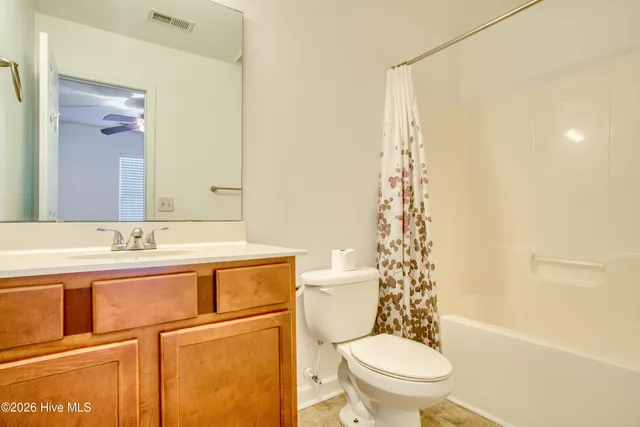 $1,250 | 205 Lanieve Court, Unit 3, Hubert, NC 28539