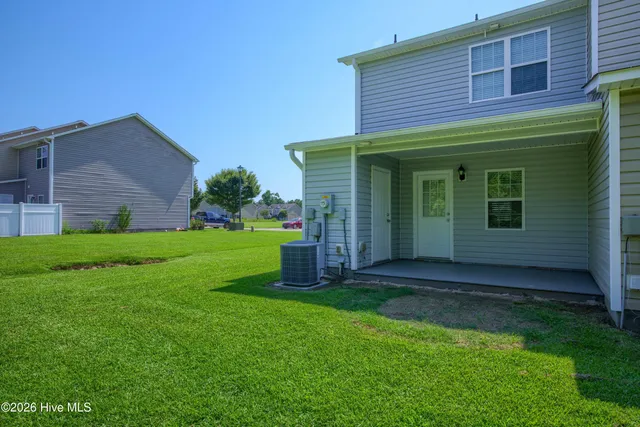 $1,250 | 205 Lanieve Court, Unit 3, Hubert, NC 28539