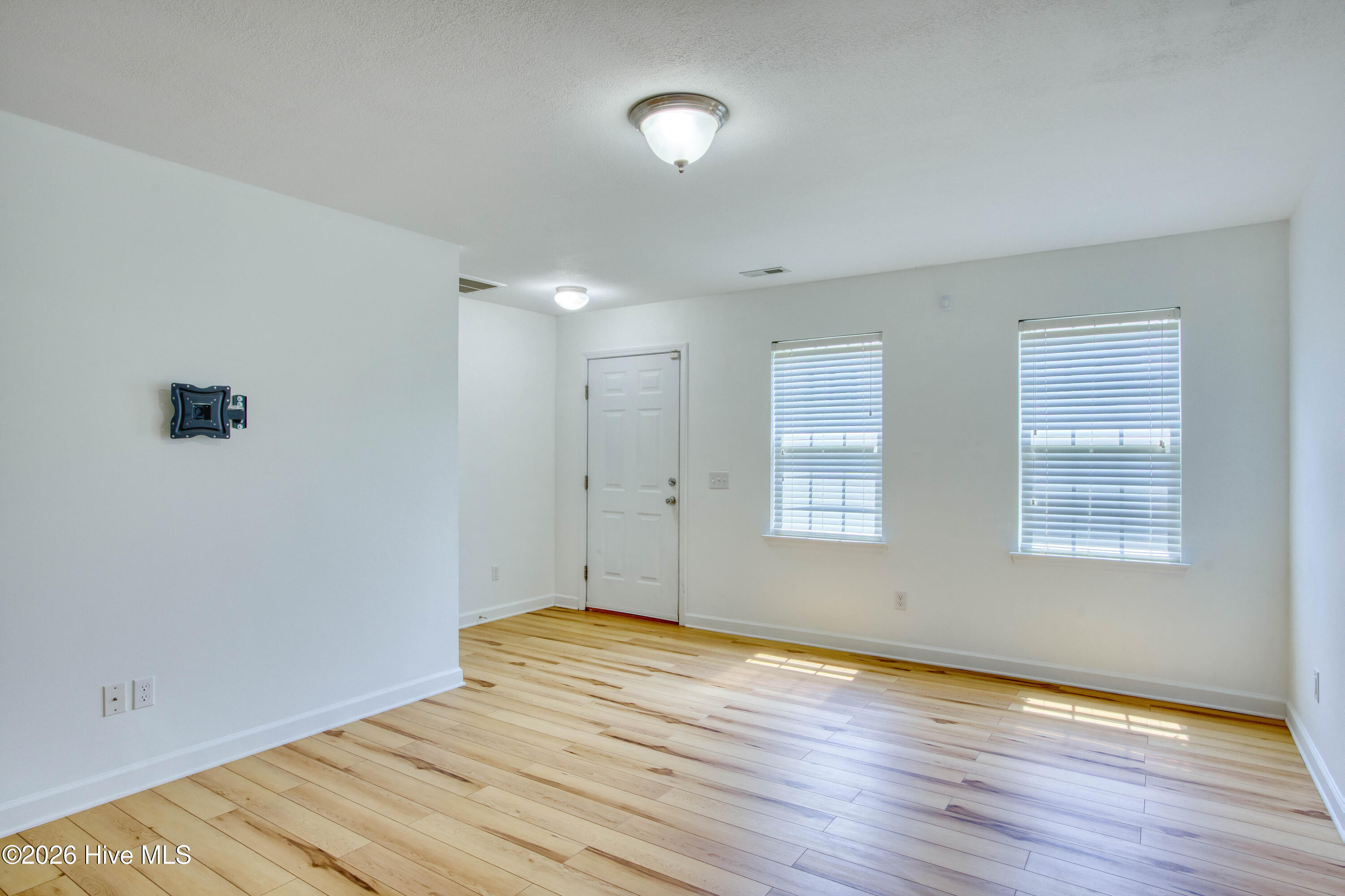 205 Lanieve Court, Unit 3 Hubert, NC 28539 - Photo 4 of 20 original (3)