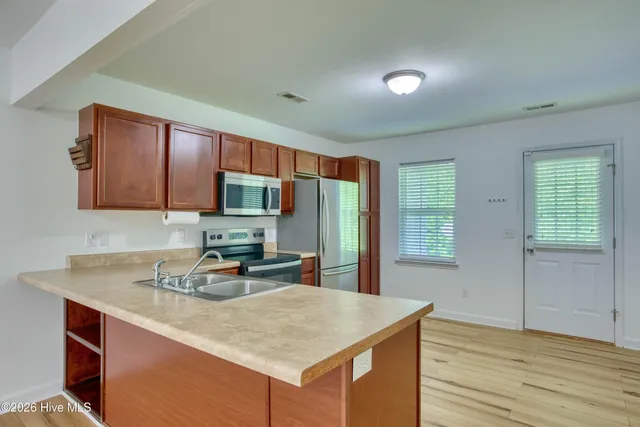 $1,250 | 205 Lanieve Court, Unit 3, Hubert, NC 28539