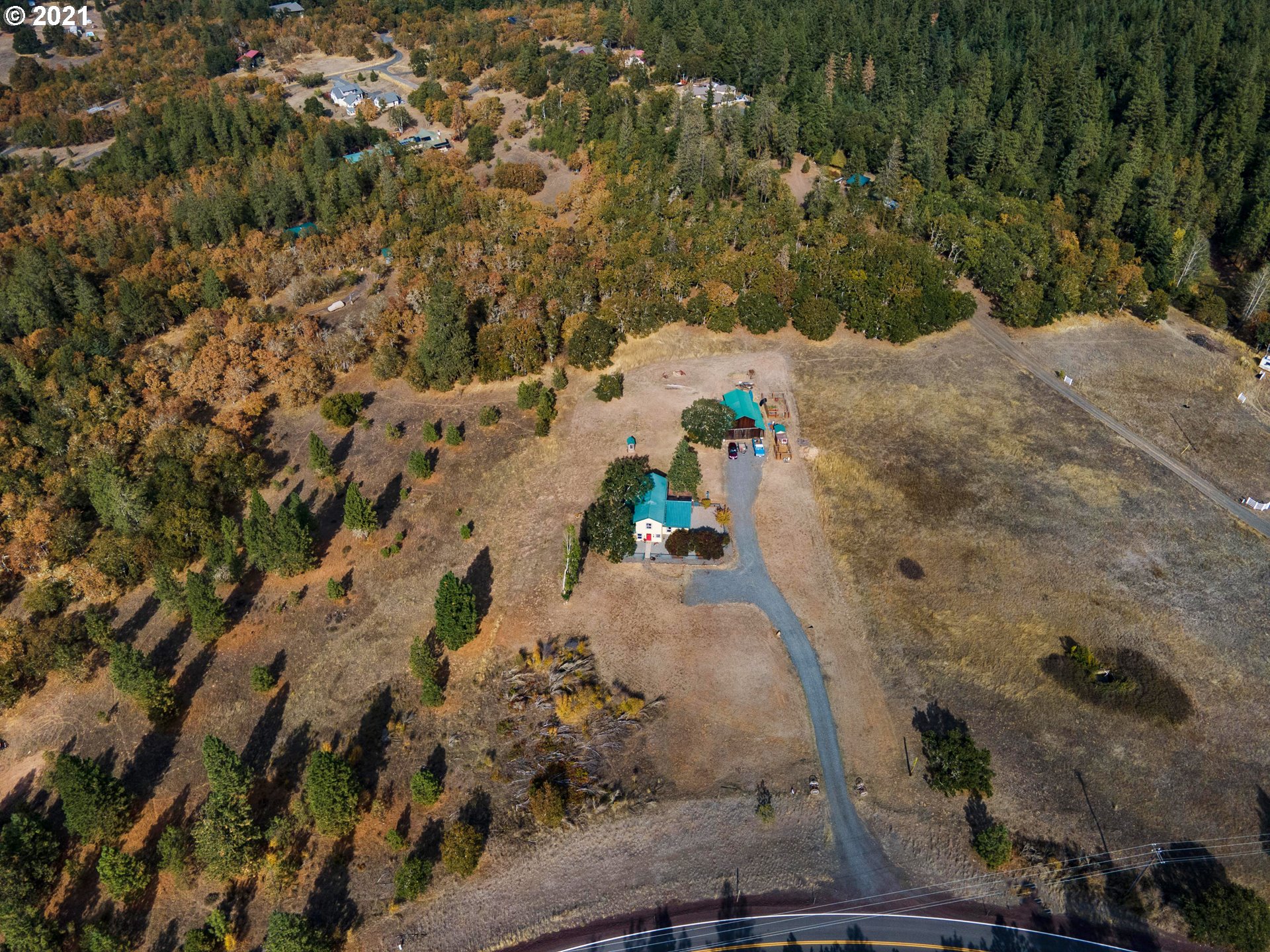 7447 7 Mile Hill Road Mosier, OR 97040 - Photo 14 of 32 Gallery Image 14