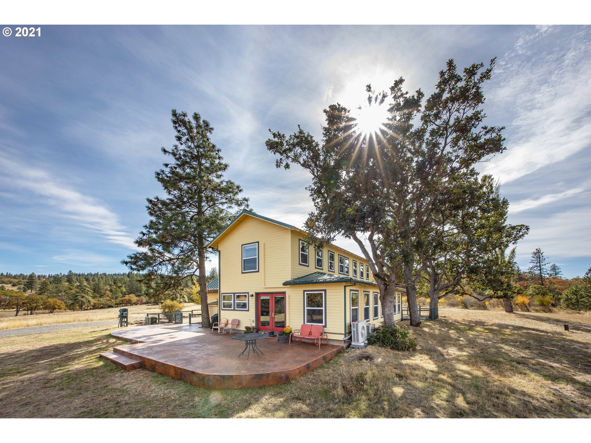 7447 7 Mile Hill Road Mosier, OR 97040 - Photo 3 of 32 Gallery Image 3