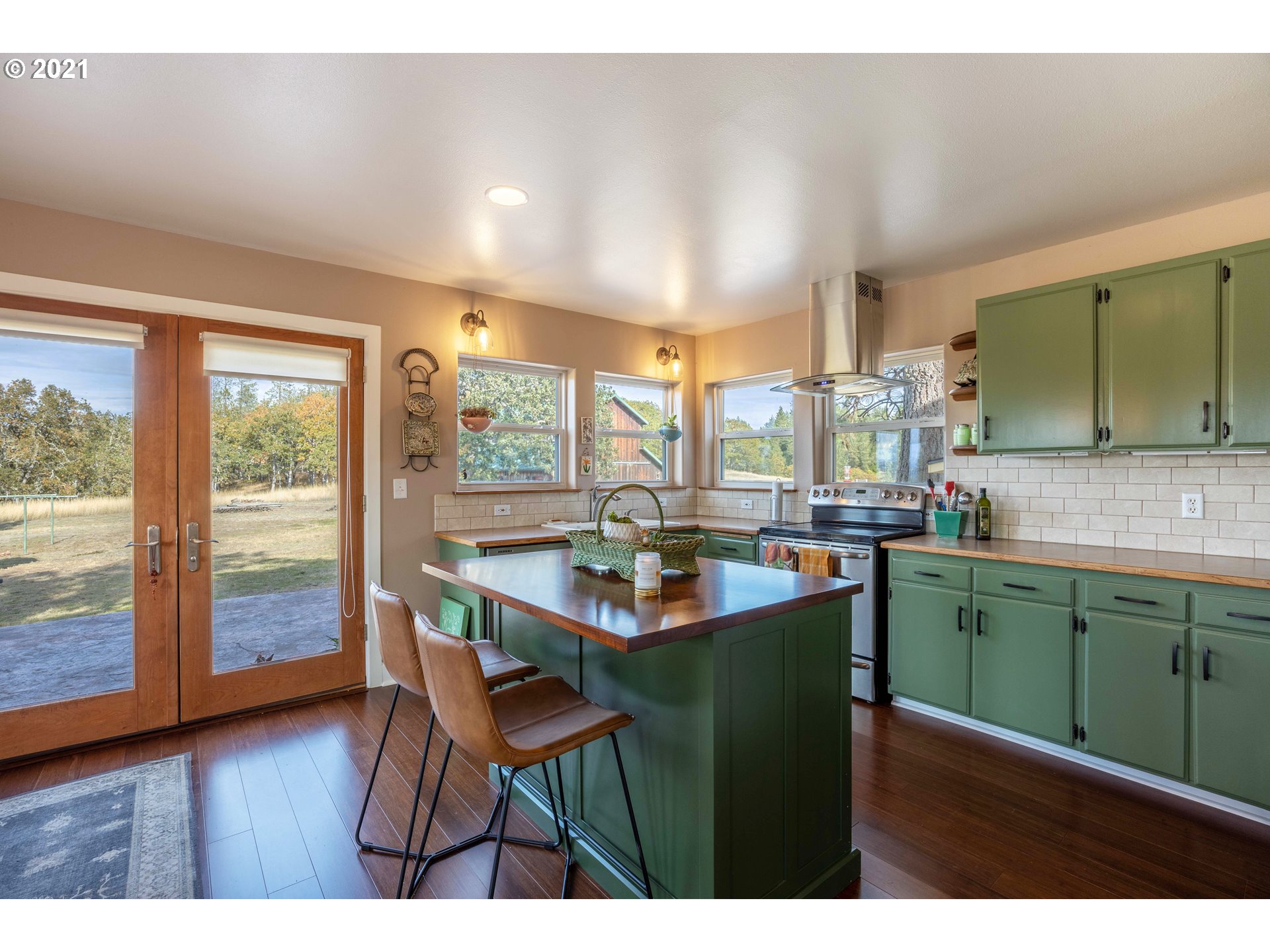 7447 7 Mile Hill Road Mosier, OR 97040 - Photo 31 of 32 Gallery Image 31