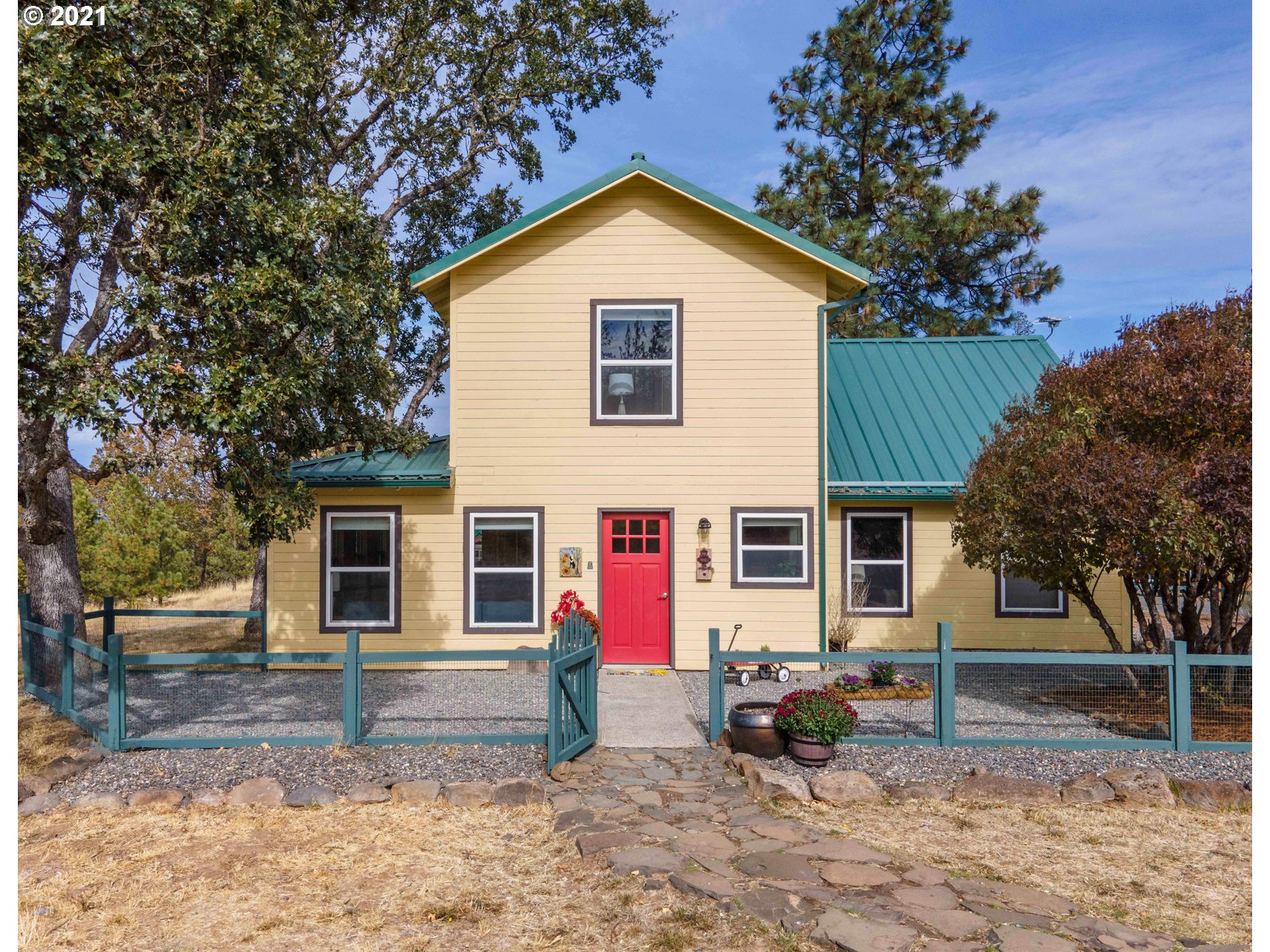 7447 7 Mile Hill Road Mosier, OR 97040 - Photo 5 of 32 Gallery Image 5