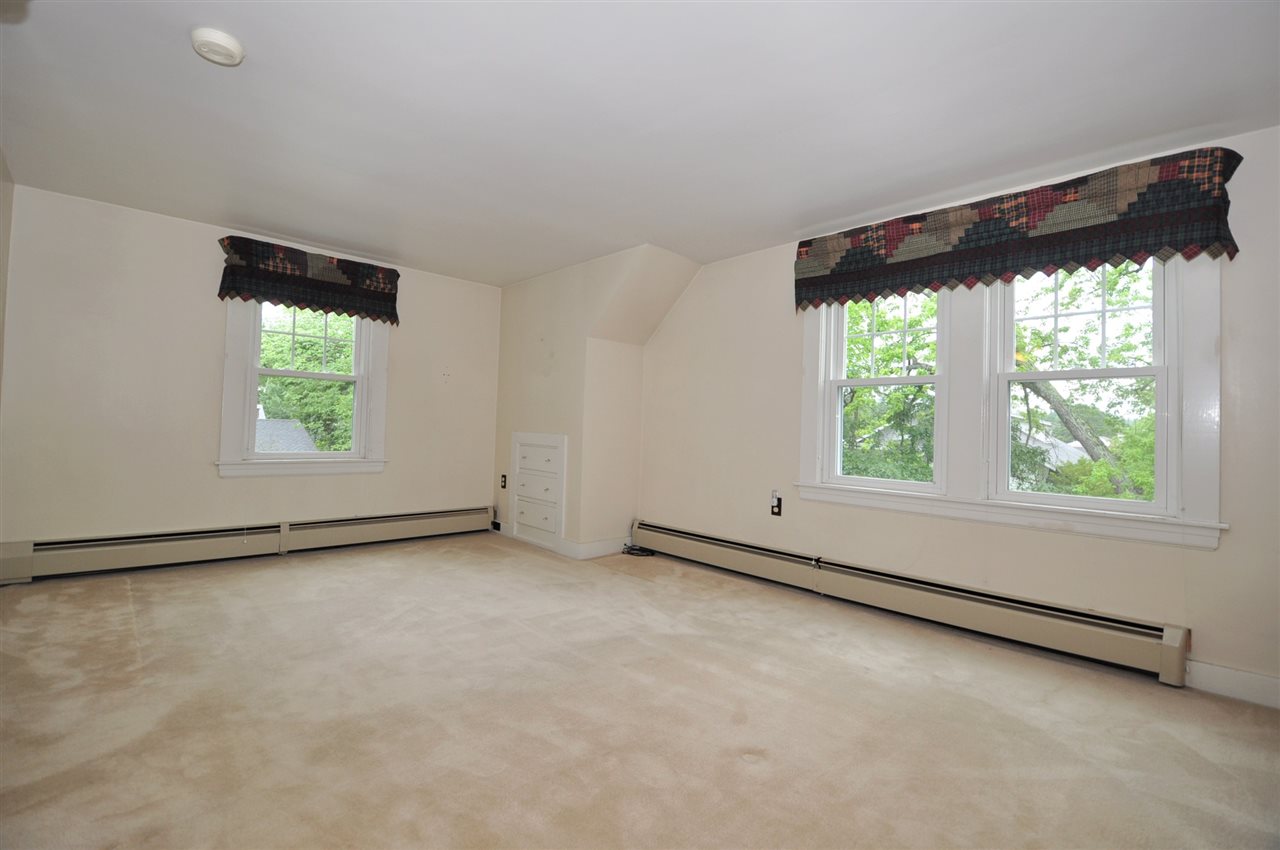 644 Mast Road Goffstown, NH 03102 - Photo 16 of 23 Gallery Image 16