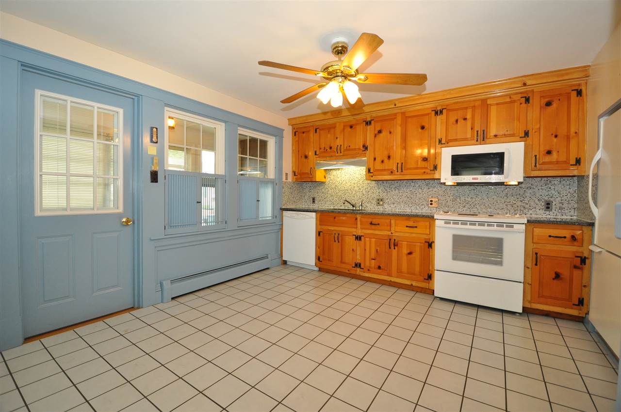 644 Mast Road Goffstown, NH 03102 - Photo 4 of 23 Gallery Image 4
