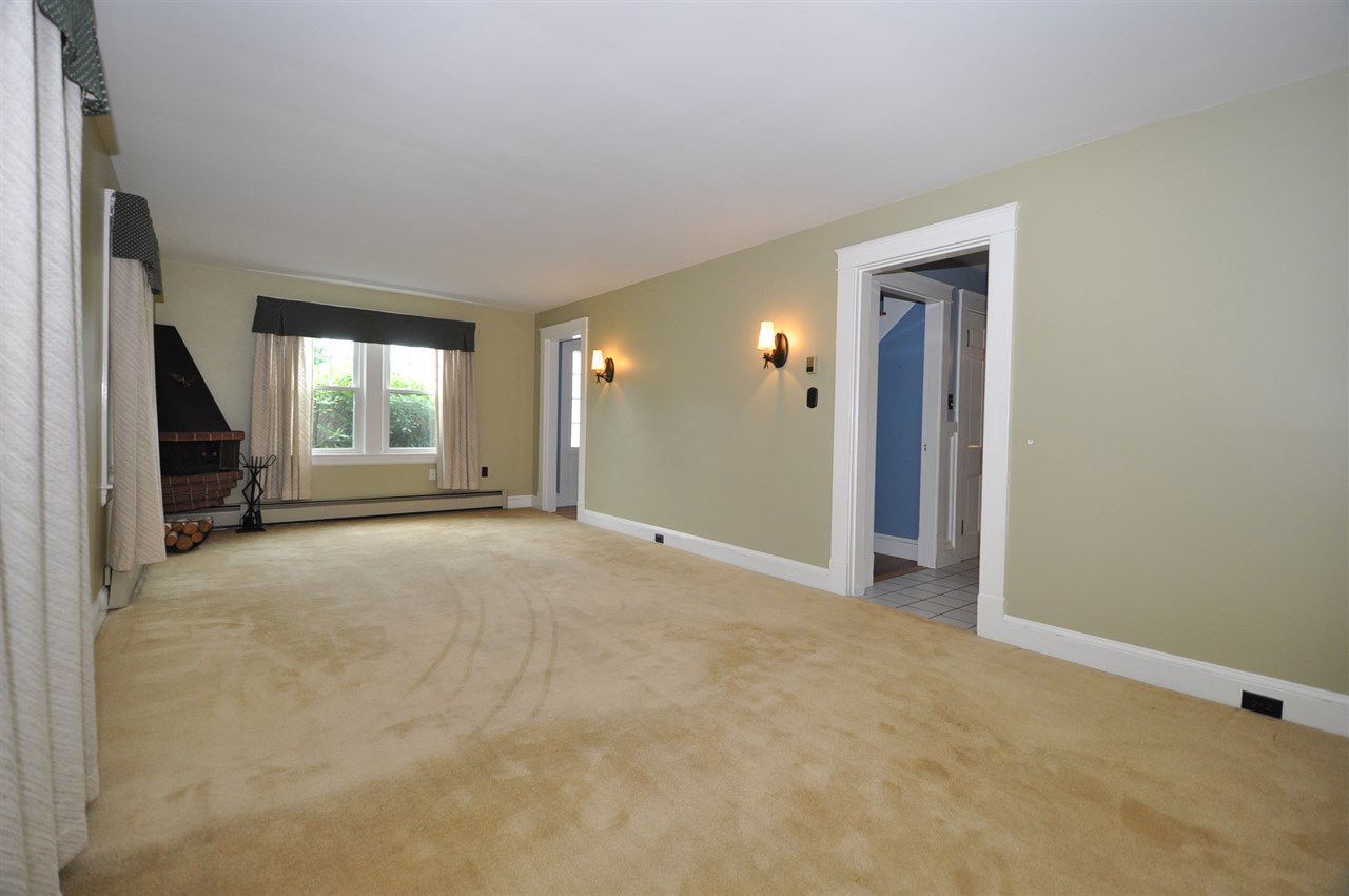 644 Mast Road Goffstown, NH 03102 - Photo 8 of 23 Gallery Image 8