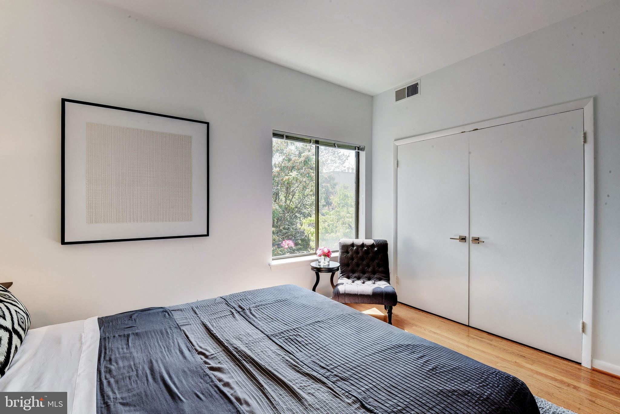 1812 Wyoming Avenue Northwest, Unit 302 Washington, DC 20009 - Photo 12 of 19