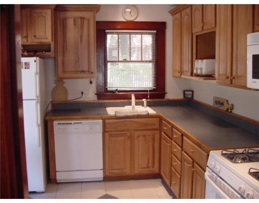 35 Island Avenue Cumberland, ME 04021 - Photo 7 of 12 Kitchen.