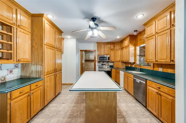 $3,750 | 2383 Blanks Road, Tioga, TX 76271